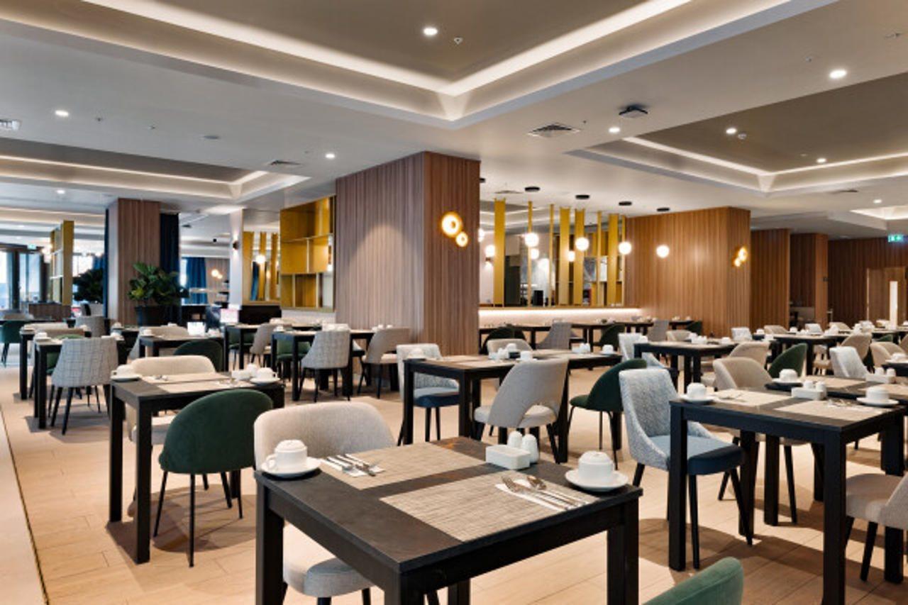 Riu Plaza London Victoria Hotel Exterior photo