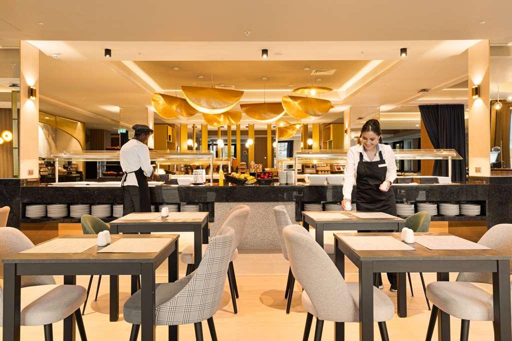 Riu Plaza London Victoria Hotel Restaurant photo