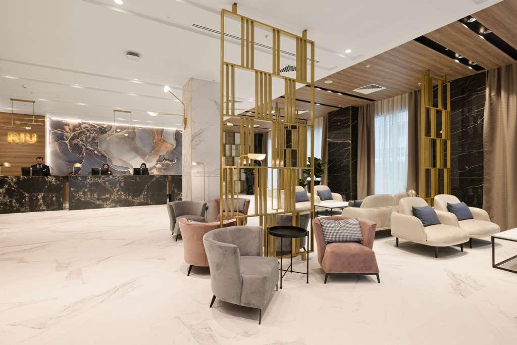 Riu Plaza London Victoria Hotel Interior photo