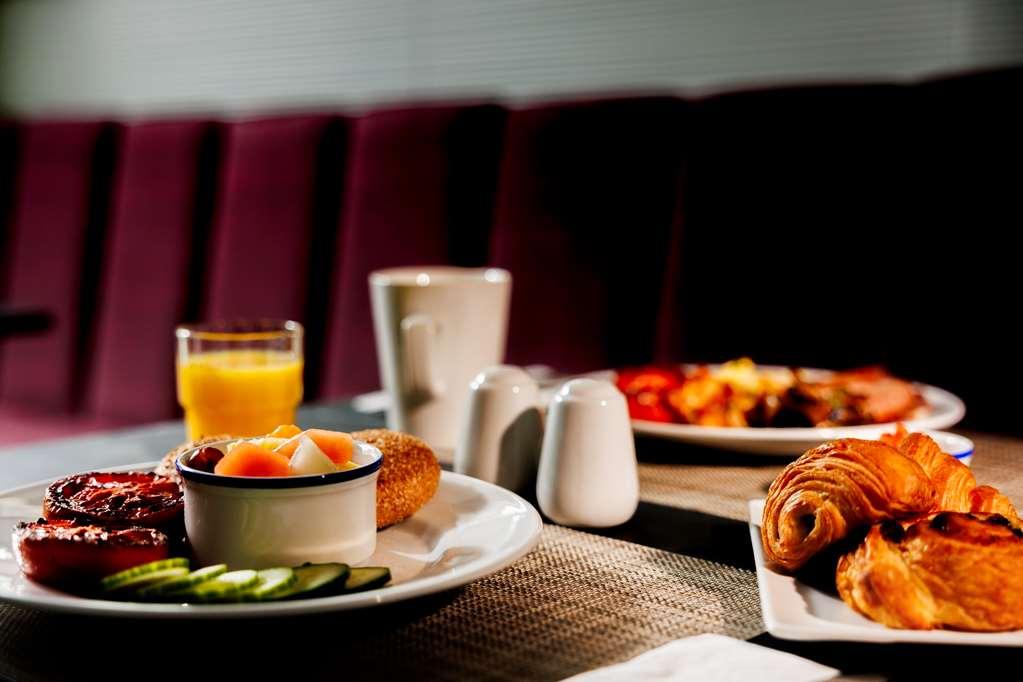 Riu Plaza London Victoria Hotel Restaurant photo